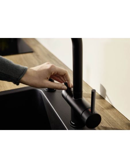 BLANCO FONTAS II BLACK Edition faucet with filtered water connection